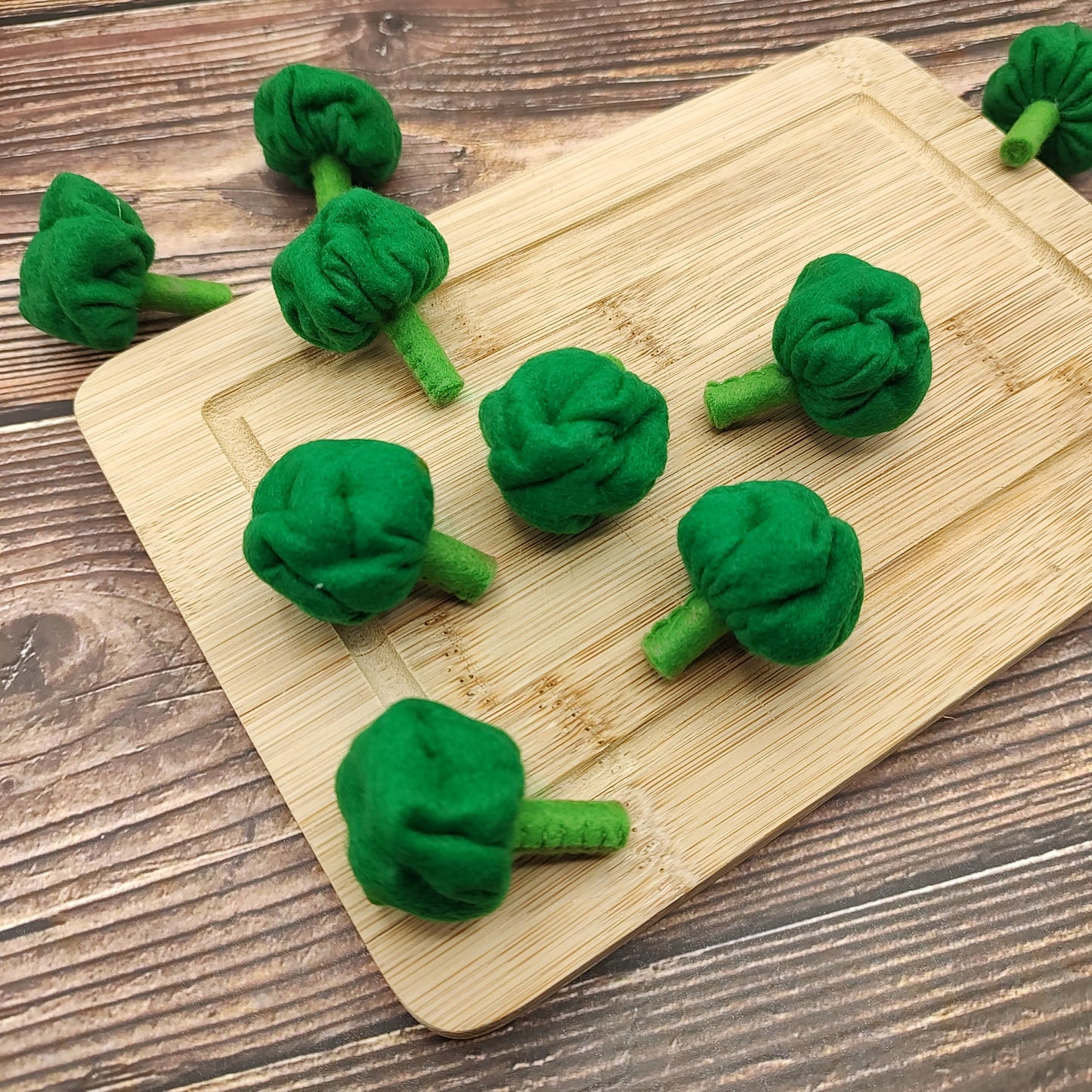 Broccoli, pieces of broccoli felt play food vegetable