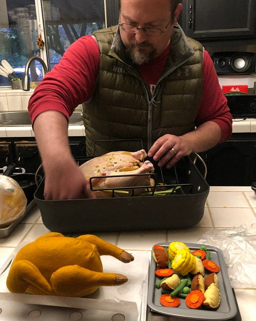 Magnetic turkey plush toy in dinner setting