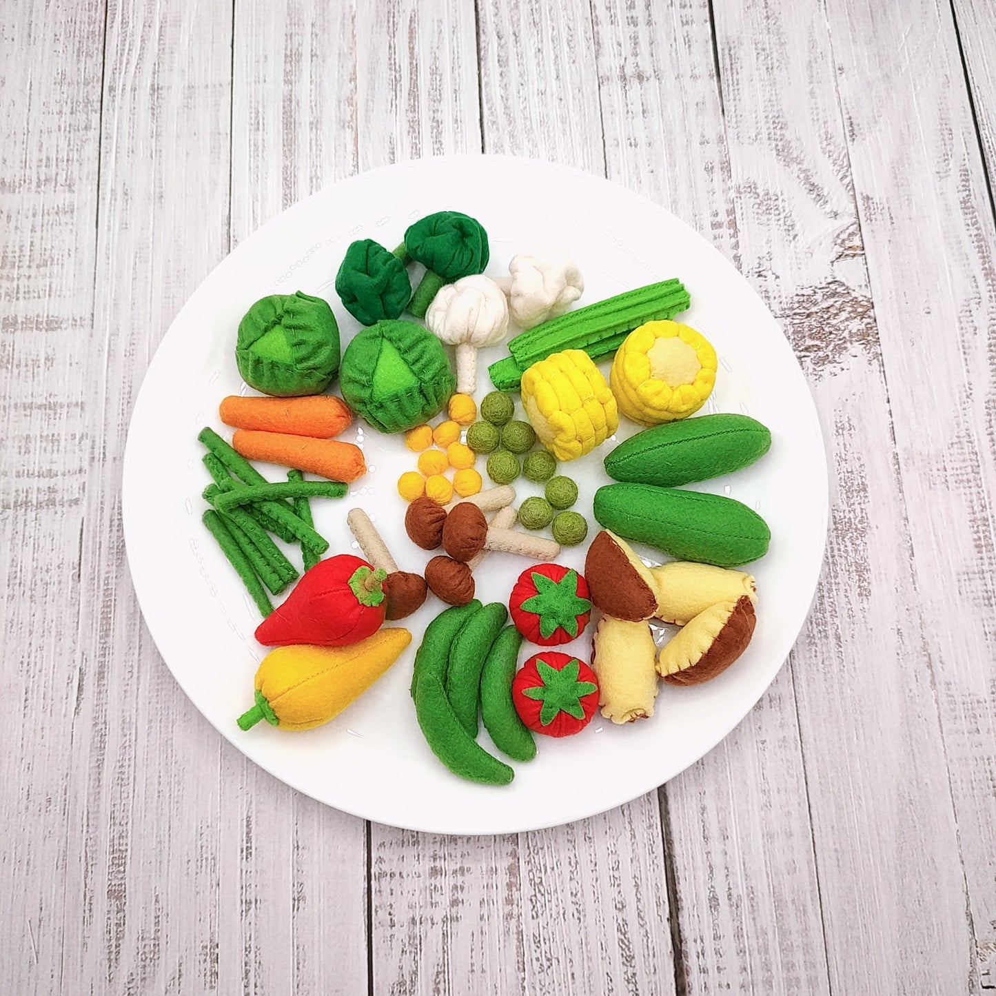 Vegetable plush set arranged as pretend salad