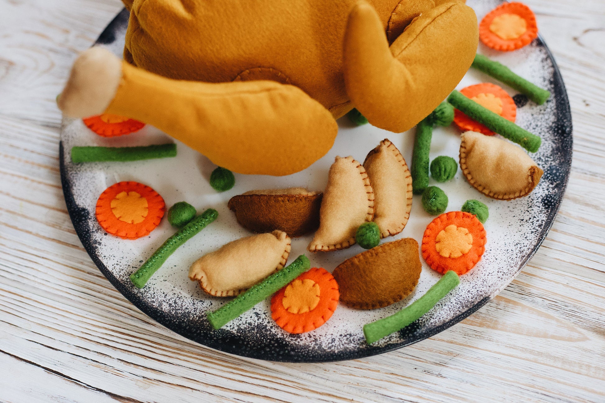 Pretend play turkey with felt soft side vegetables